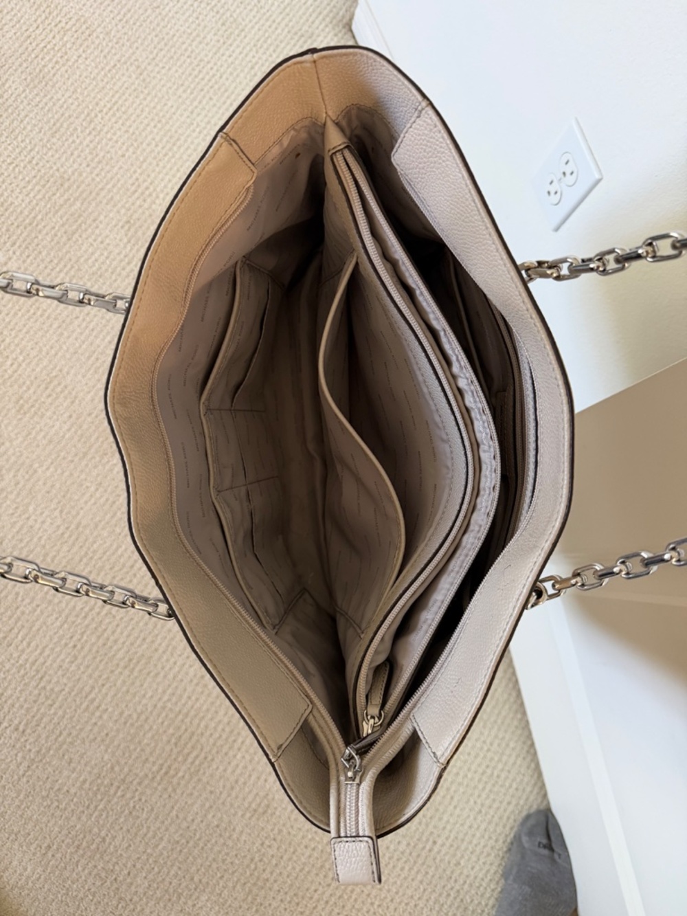Purse - Picture 2 of 7